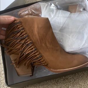 Dolce Vita Juneau Fringe Bootie Teak Nubuck - NWT